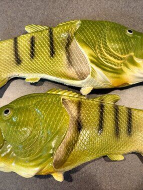 ~~Bass Fish Flip Flop Sandals Men's 11-11.5 US Mouth~Green Scales~UNISEX~Fun  **